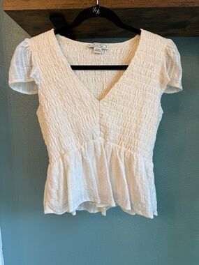 American Eagle Smocked Peplum Top White Flutter Sleeve Peplum Blouse Size S
